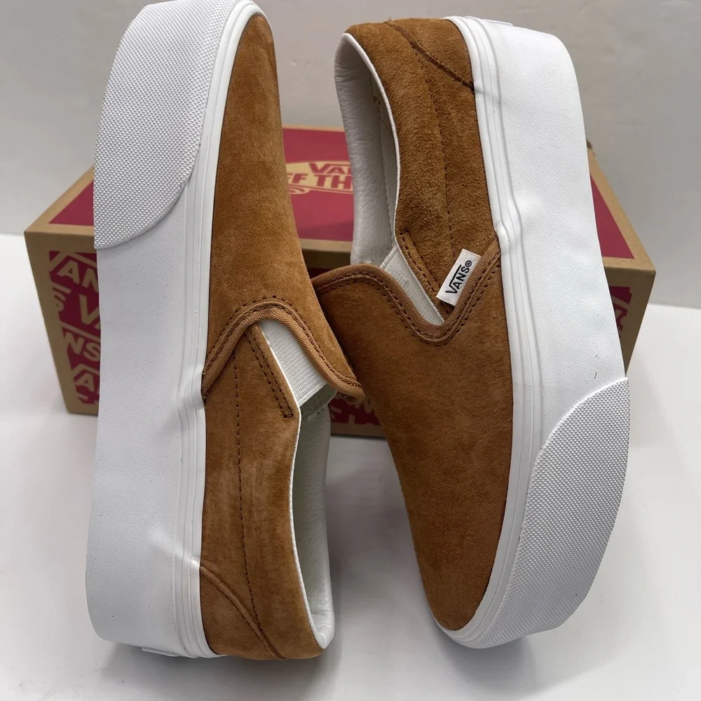Vans W Classic Slip-On Platform Sneakers 
Stackform
Nubuck Chipmunk
VN000CN1GWT - Picture 12 of 16